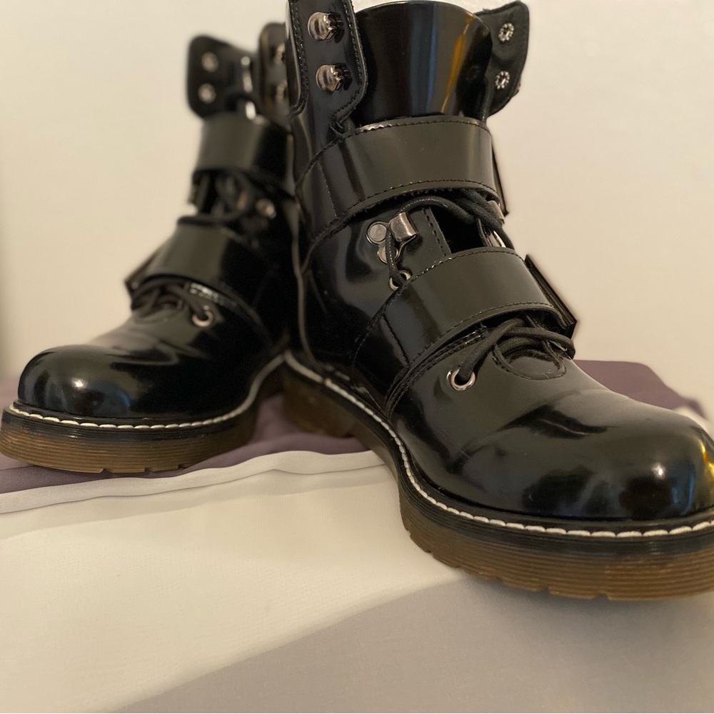 Black Italian Glossy Ankle Boots 👢 Size 7 | Eye-Catching Buckles